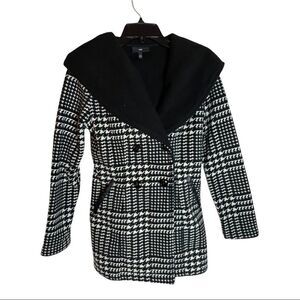 BLACK AND WHITE PLAID COAT